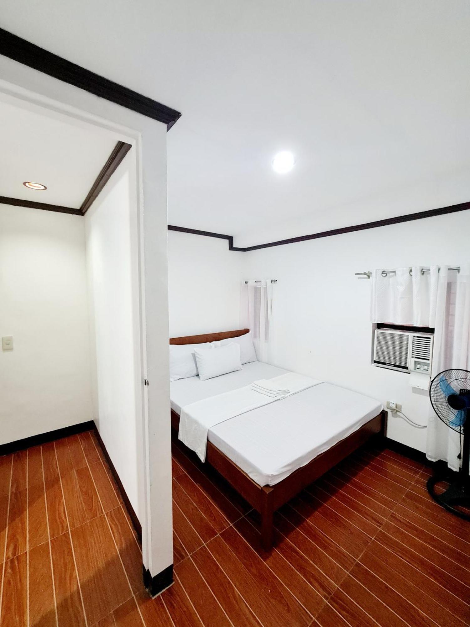 Calapan City Fully Furnished House Transient Near Xentromall L39 外观 照片